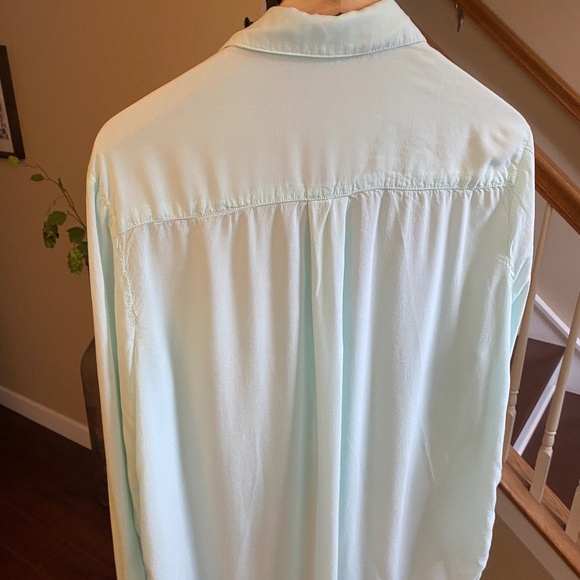 Anthropologie Cloth & Stone Button Down Light Aqua Shirt Size Large - Picture 2 of 13